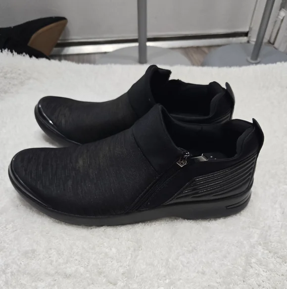 BzeesPremium Axis Washable Sneakers Sz 10 Like New - Picture 6 of 13